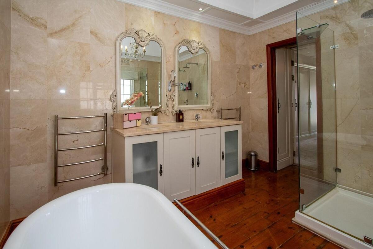 Fresnaye Family 4 Bedrooms No Loadshedding * Cape Town