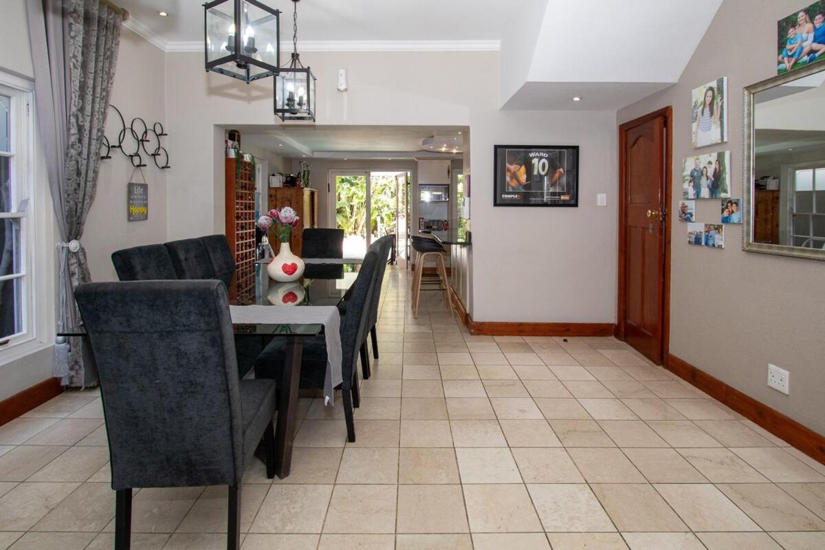 Fresnaye Family 4 Bedrooms No Loadshedding Holiday home Cape Town