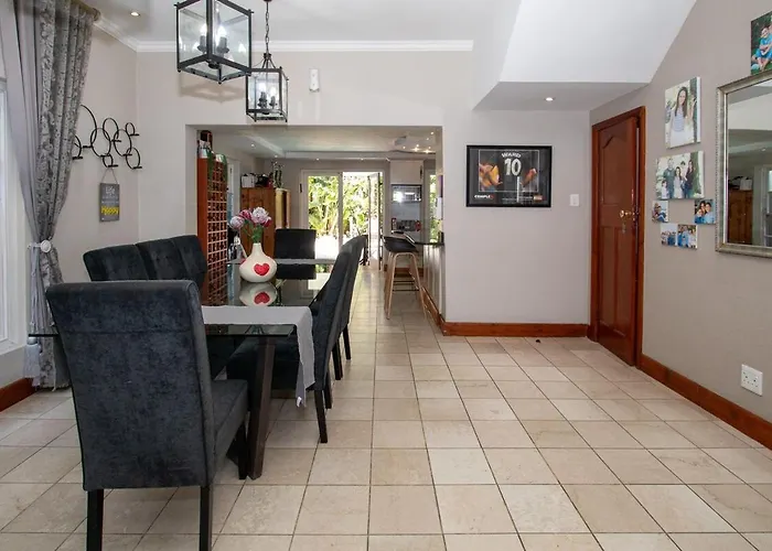 Fresnaye Family Home 4 Bedrooms No Loadshedding