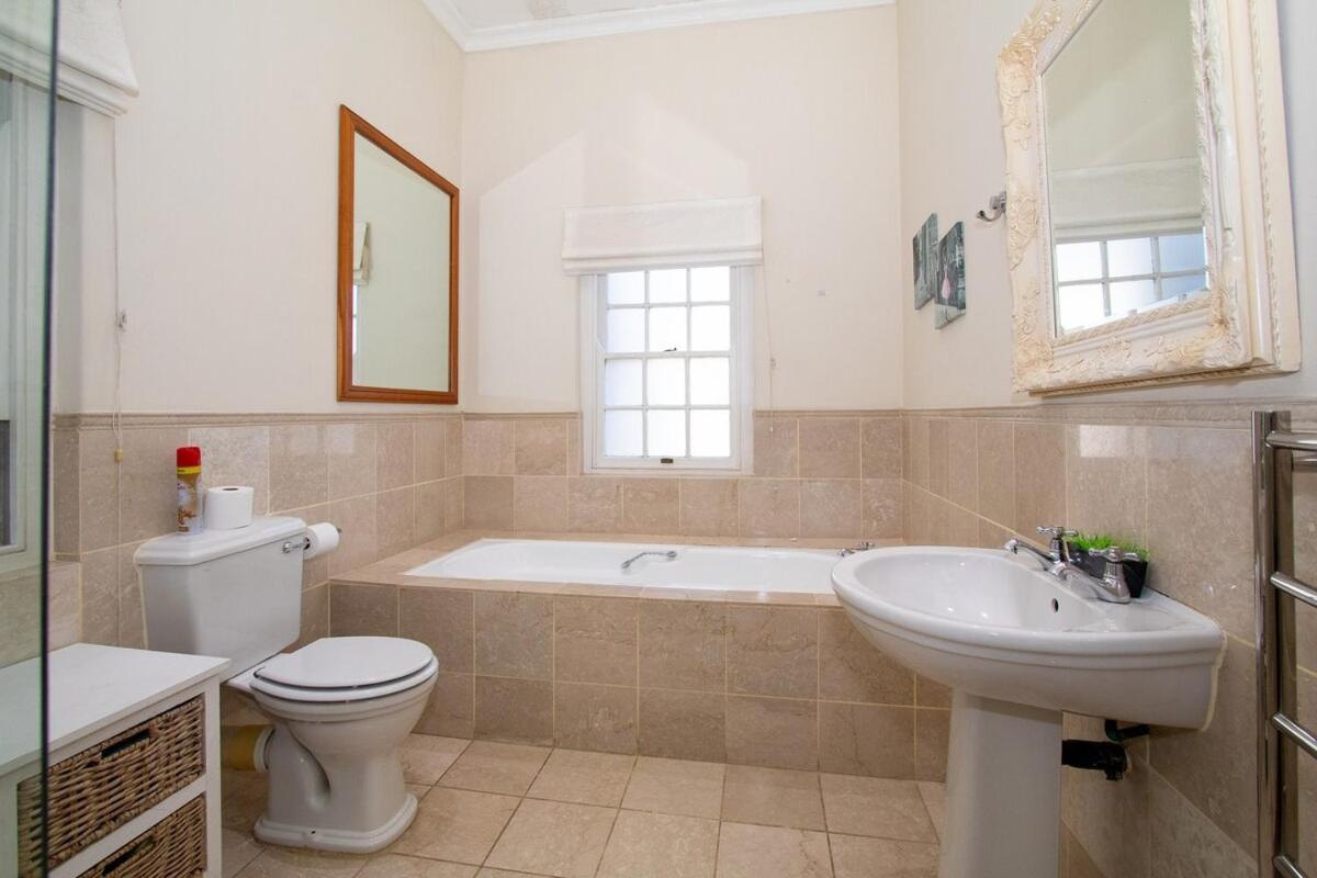 Fresnaye Family 4 Bedrooms No Loadshedding *