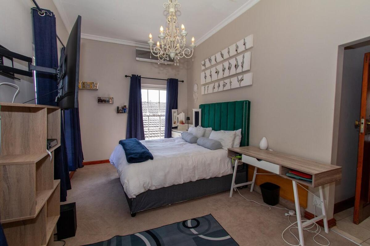 Fresnaye Family 4 Bedrooms No Loadshedding *